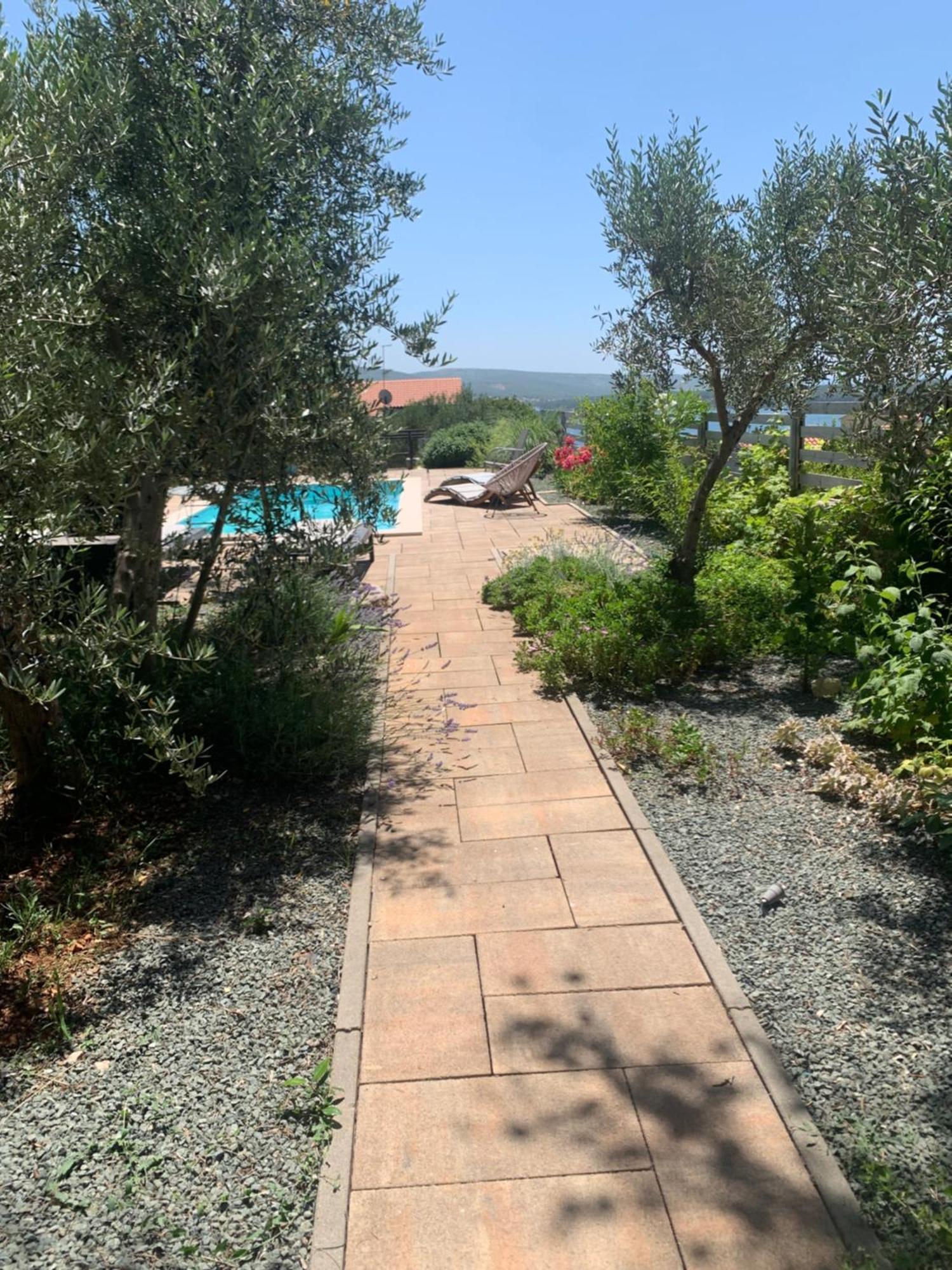 Lili Apartments, Sv Dunata 18 Kornić 외부 사진
